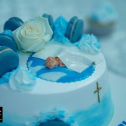 We make cake of your choice... We also provide variety of cookies, home made breads, burgers and pizzas based on your order.