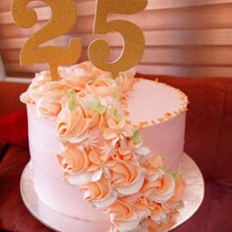 We delivers fresh abd delicious cakes, brownies, donuts and many more.
Cakes, cupcakes, donuts, customized cakes, brownies, pudding, kunafa, cake popes, cake sickles